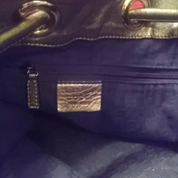 Gucci Metallic drawstring handbag - Picture 6 of 7